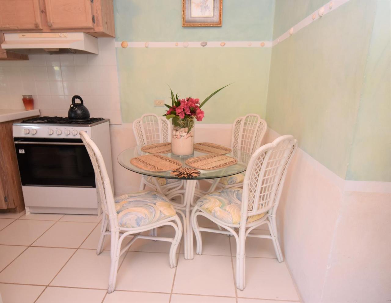 The Sugar Apple Lodging Dunmore Town ภายนอก รูปภาพ